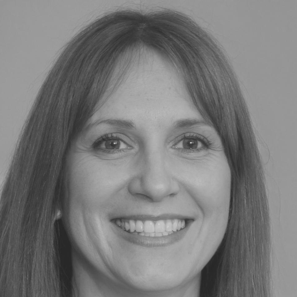 Irene Velasco, especialista en análisis financiero y riesgos corporativos